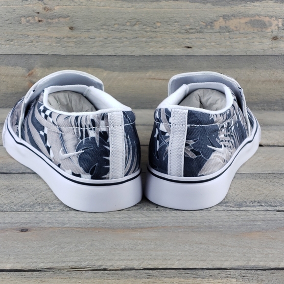 NEW Nike Women's Court Royale Acslpse Slip Ons - Picture 3 of 8